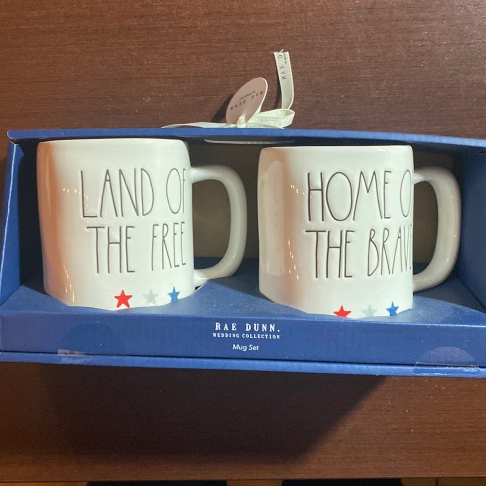 Rae Dunn mug set